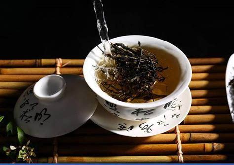 沏茶3道灌水甚么意义,老茶客沏茶时的留根