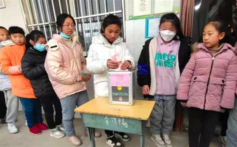 张庄镇张孟庄小学师生为重病同学捐款-沛县新闻网