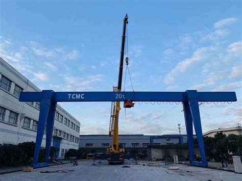 信华制造基地二期堆场龙门起重机投入运营-信华重工（上海）有限公司