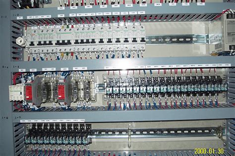 低压电器有哪些分类？如何选择合适的低压电器设备？