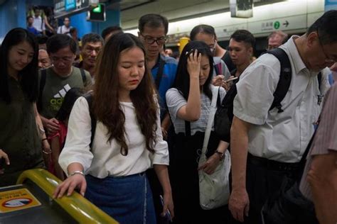 为什么香港大街上看到很多都是外国人?交换生说出其中缘由!|外国人|交换生|缘由_新浪新闻