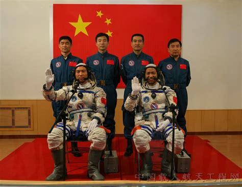 逐梦太空写忠诚 ——记中国人民解放军航天员大队英雄航天员群体