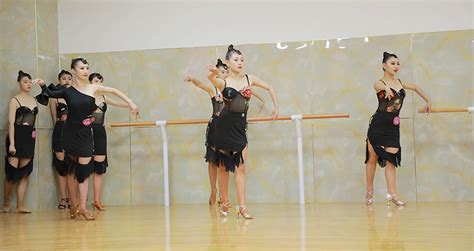 芭蕾舞高考艺考对身高体重的要求-中影人教育舞蹈学苑