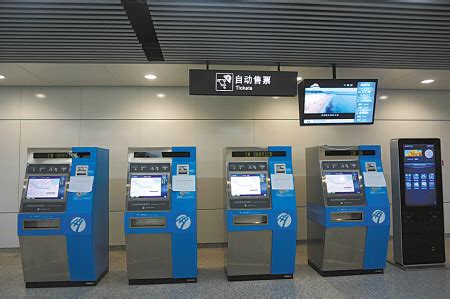 武汉火车站新增30台售票机 一出地铁便能快速取票_武汉_新闻中心_长江网_cjn.cn