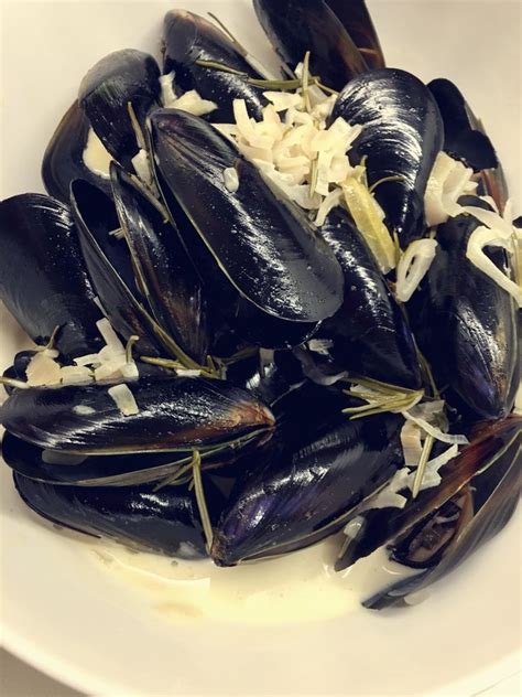 【蒜泥烤青口 Roasted Mussels with Garlic的做法步骤图】Erilia_下厨房