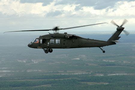 美国UH-60“黑鹰”多用途直升机(图)