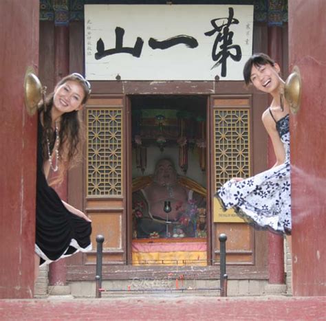 2006年中国天水伏羲文化旅游节礼仪模特秦州走秀--天水在线