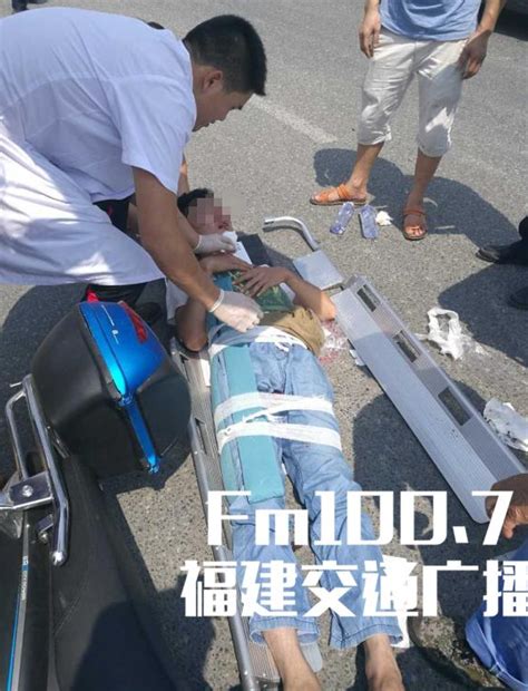 福州发生一起车祸 面包车逆行撞倒电动车骑手受伤倒地（3）_福州新闻_福建_新闻中心_台海网