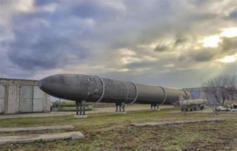 乌克兰为何要销毁1272枚核弹头？密码在俄国手里_凤凰网
