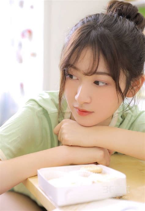 抹茶绿女图片