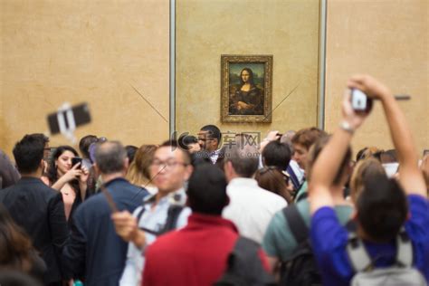 达芬奇的《蒙娜丽莎》，现藏于卢浮宫博物馆。高清摄影大图-千库网