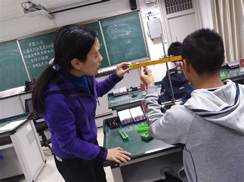 大学物理教研室新入职教师试讲培训-郑州工业应用技术学院--基础教学部
