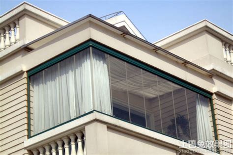 邻居封阳台用无框玻璃，第一次看见这样设计，以后都流行这种装法|阳台|玻璃|无框_新浪新闻