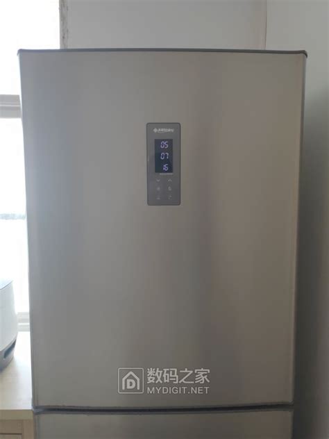 1、bosch冰箱的冷藏室能够调节的温度范围是+2℃-+10℃。