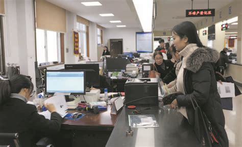 长春市政务大厅开启了一种新模式——“开放式办公、帮办式服务”|办事|长春市|柜台_新浪新闻
