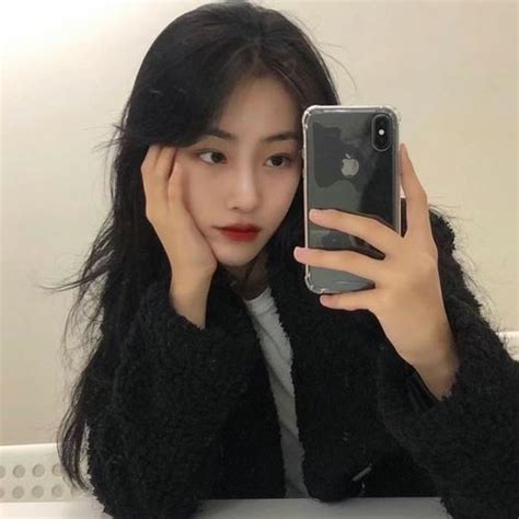高冷温柔初中女生头像