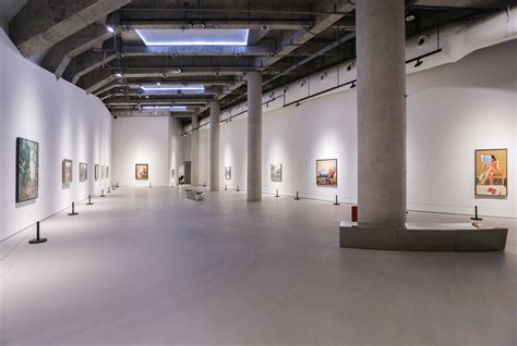 首届全国工艺美术作品展在上海开幕中国美术家协会