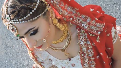 印度新娘魅力化妆教程，大浓妆更显魅力