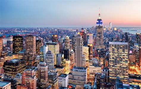 纽约，是美国人口最多的城市，也是全世界最大的都会区之一