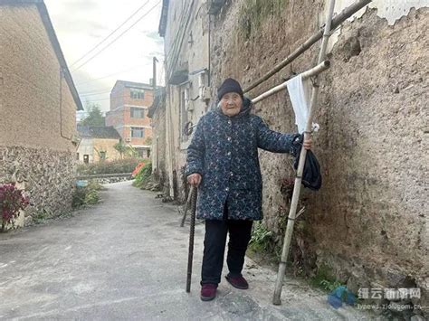 百岁老人陈爱乐：保持快乐就是活到102岁的秘诀