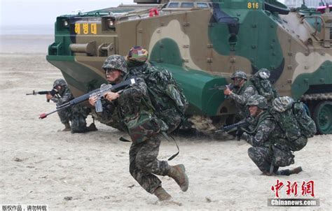 韩国军演太频繁又开始大动刀兵了_新浪图片