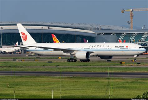 B-2037 Air China Boeing 777-39LER Photo by ZGGGRWY01 | ID 1355301 ...