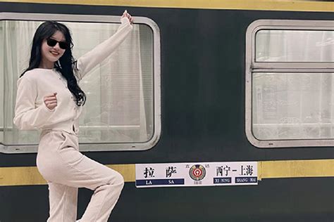 西宁坐哪趟火车去拉萨风景最美？_西藏青年国际旅行社