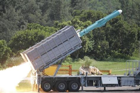 台媒称增程型“雄风二E”导弹服役 射程1200公里_凤凰网