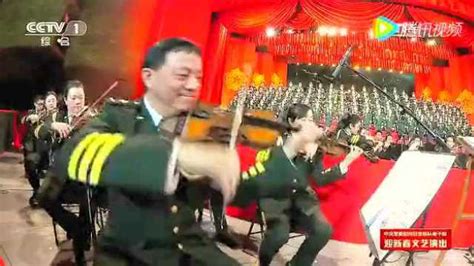 总政歌舞团雷佳和泽旺多吉演唱《青藏高原》高度强强联手演唱