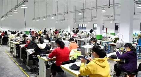 江西石城：多措并举拓岗位 稳定就业促增收-人民图片网