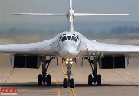 世界最大轰炸机俄军图-160多机联合画面罕见曝光|巡航导弹|马赫|导弹_新浪新闻