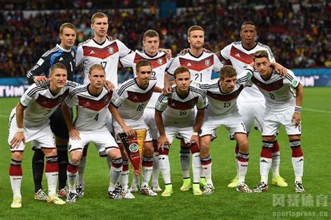 贝肯鲍尔第3次参加世界杯大赛，率领德国队夺世界杯冠军__财经头条