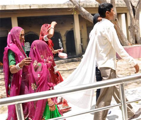 图片故事：惨无人道的印度童婚 阻碍社会进步_新闻图库_新闻_腾讯网