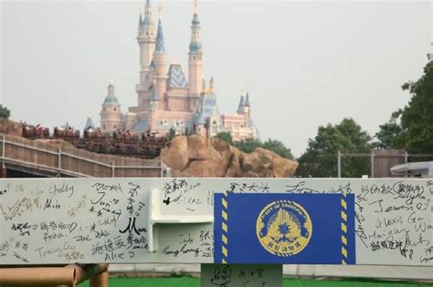 上海迪士尼两日游攻略_旅泊网