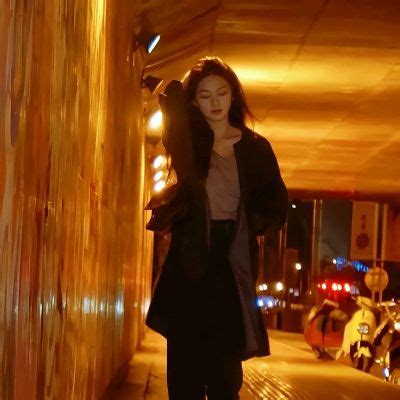 温柔清冷女生的头像