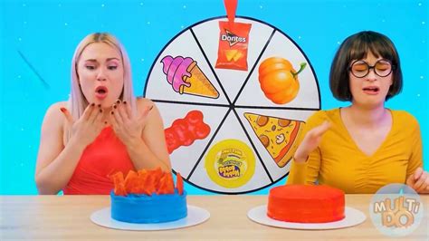 搞笑外国人：吃蛋糕比赛，混合一万颗彩虹糖的爆笑色彩实验_腾讯视频