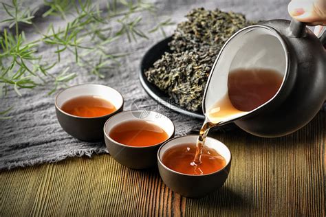 黑茶跟红茶的区别(黑茶红茶普洱茶的区别)-叶峰茶业商城