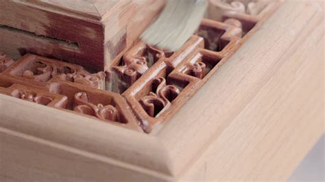 张念超竹木雕工作室：非遗直播，点亮传承之路 - 浙江东阳中国木雕城有限公司