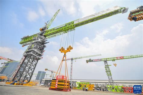 最大起重量720吨塔式起重机在湖南常德下线并交付_时图_图片频道_云南网