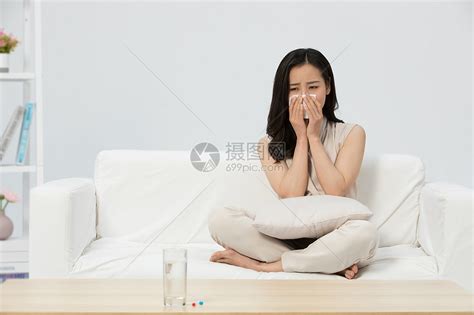 抑郁症女性痛苦难过高清图片下载-正版图片501737450-摄图网