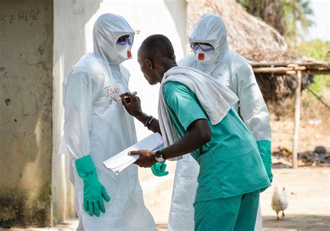 2014年，埃博拉病毒肆虐，这是我从医以来距离死亡最近的一次 - 知乎