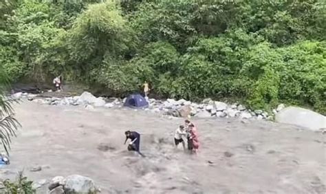 四川彭州龙槽沟“813”突发山洪灾害致7人死亡、8人轻伤_腾讯视频