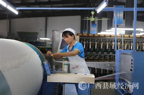 蒙山县:丝绸工人加紧生产 - 广西县域经济网