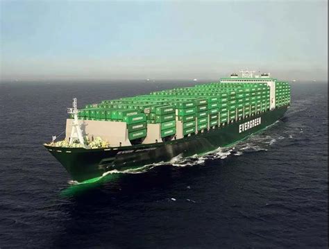 全球最大集装箱船长荣“长范”轮首航盐田