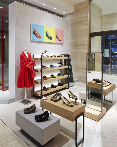 Manolo Blahnik女鞋店设计 – 米尚丽零售设计网-店面设计丨办公室设计丨餐厅设计丨SI设计丨VI设计