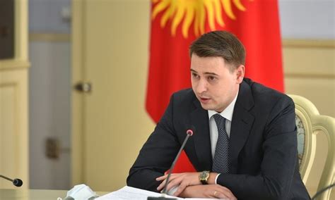 扎帕罗夫辞任吉尔吉斯斯坦代总统，以普通公民身份参加明年总统选举