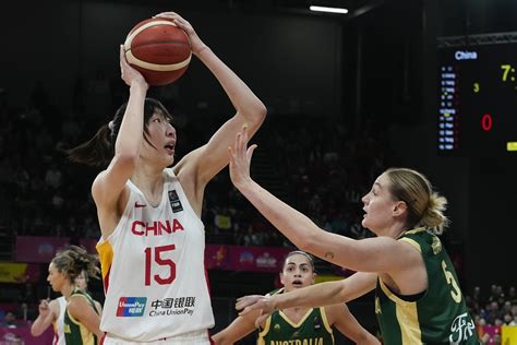中国女篮大胜东道主 第21次挺进亚洲杯决赛