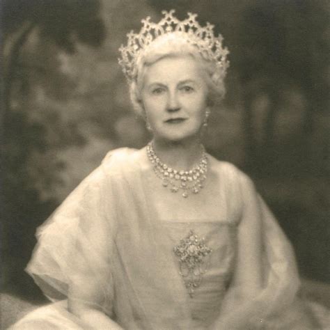 英国第6代波特兰公爵夫人温妮弗雷德的钻石项链 - 金玉米 | 专注热门资讯视频