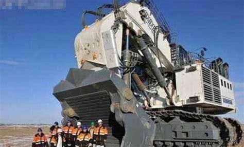 世界上最大的挖掘机，特雷克斯RH400重1008吨_巴拉排行榜