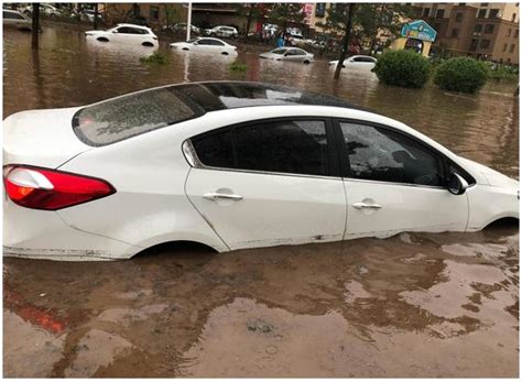 郑州汽车保有量超 400 万辆，排全国前六，暴雨过后大量泡水车将如何处理？后续买车应该注意哪些方面？